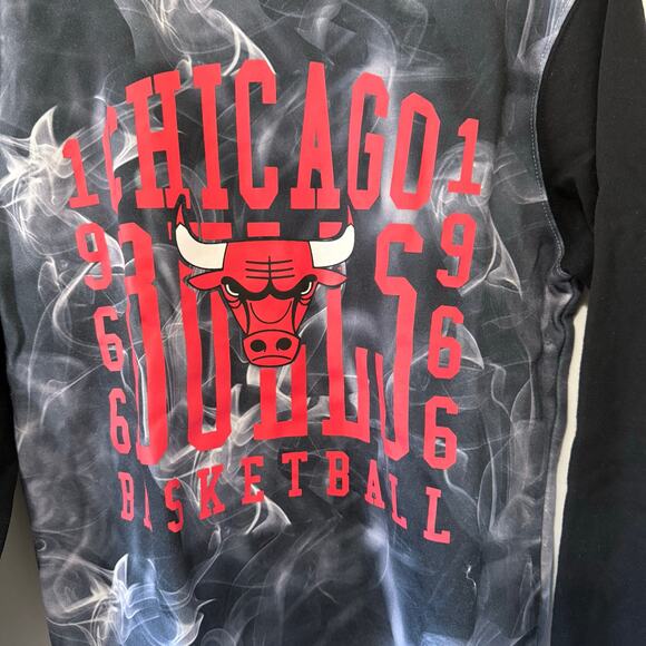Chicago Bulls 1996 Basketball Sz S Long Sleeve Vintage Crew Sweatshirt NBA U - Picture 3 of 6